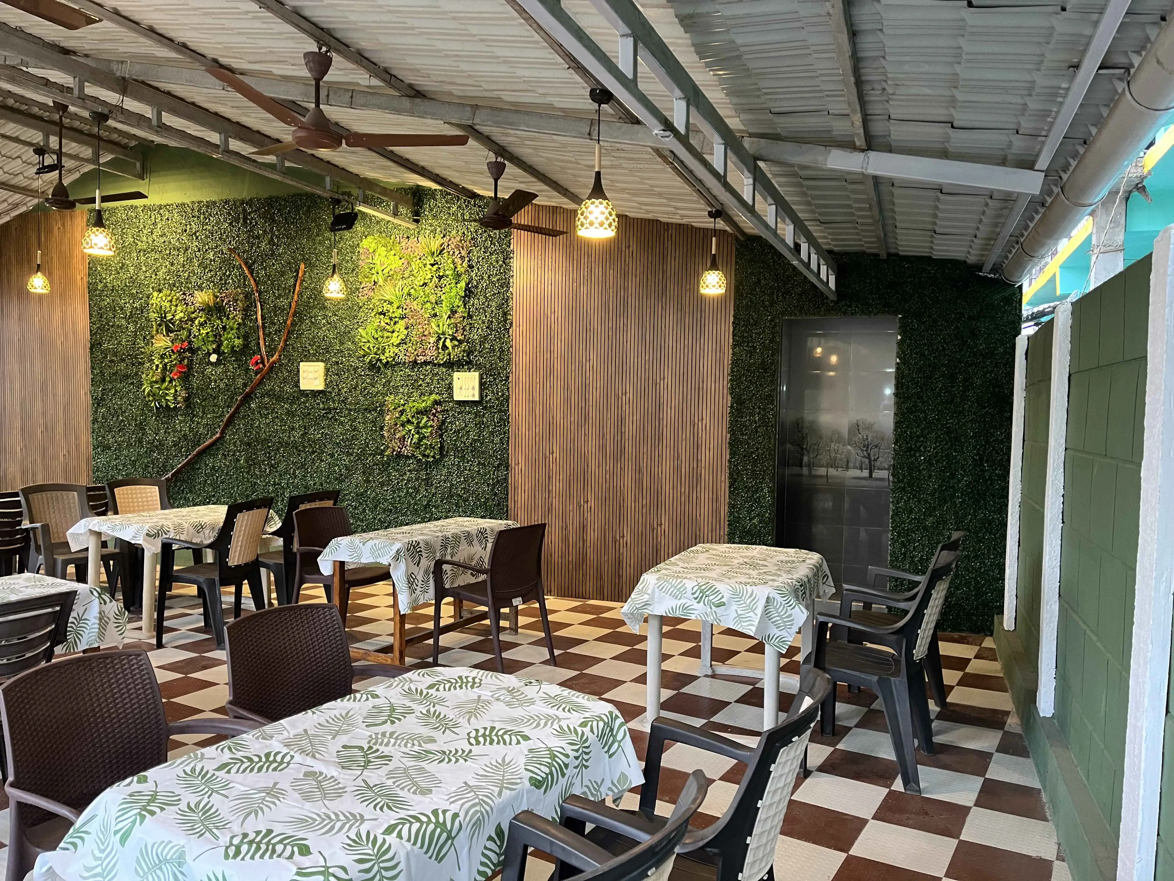 Restaurant dining in Alibaug